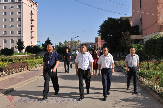 在职业技术学院.jpg