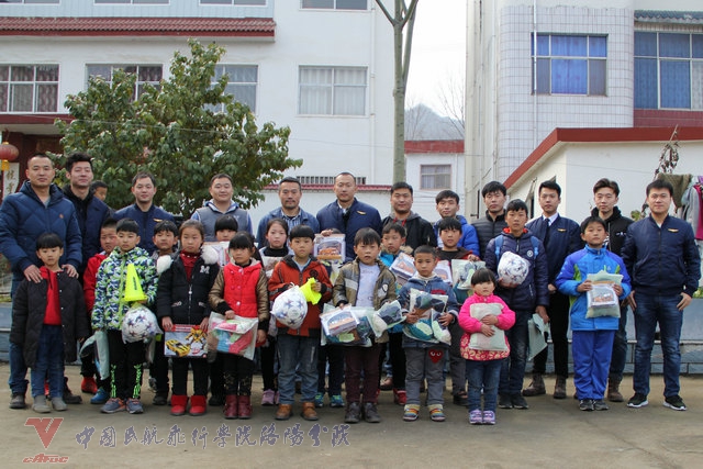 2017年在栾川合影.jpg